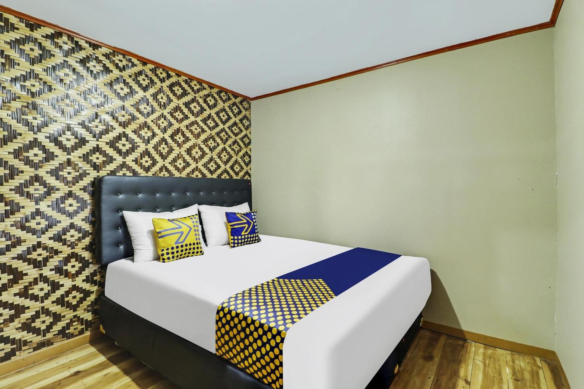 Oyo Homes 90956 Desa Wisata Guranteng Pendjalu Exterior photo