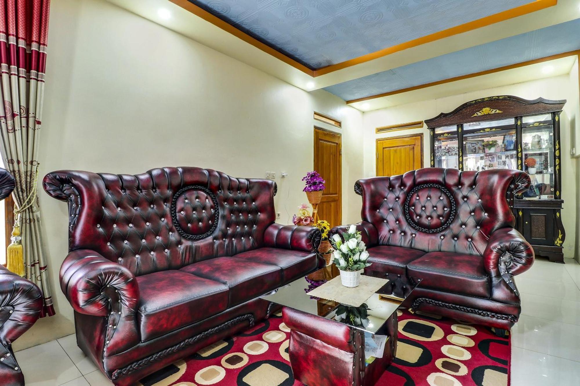 Oyo Homes 90956 Desa Wisata Guranteng Pendjalu Exterior photo